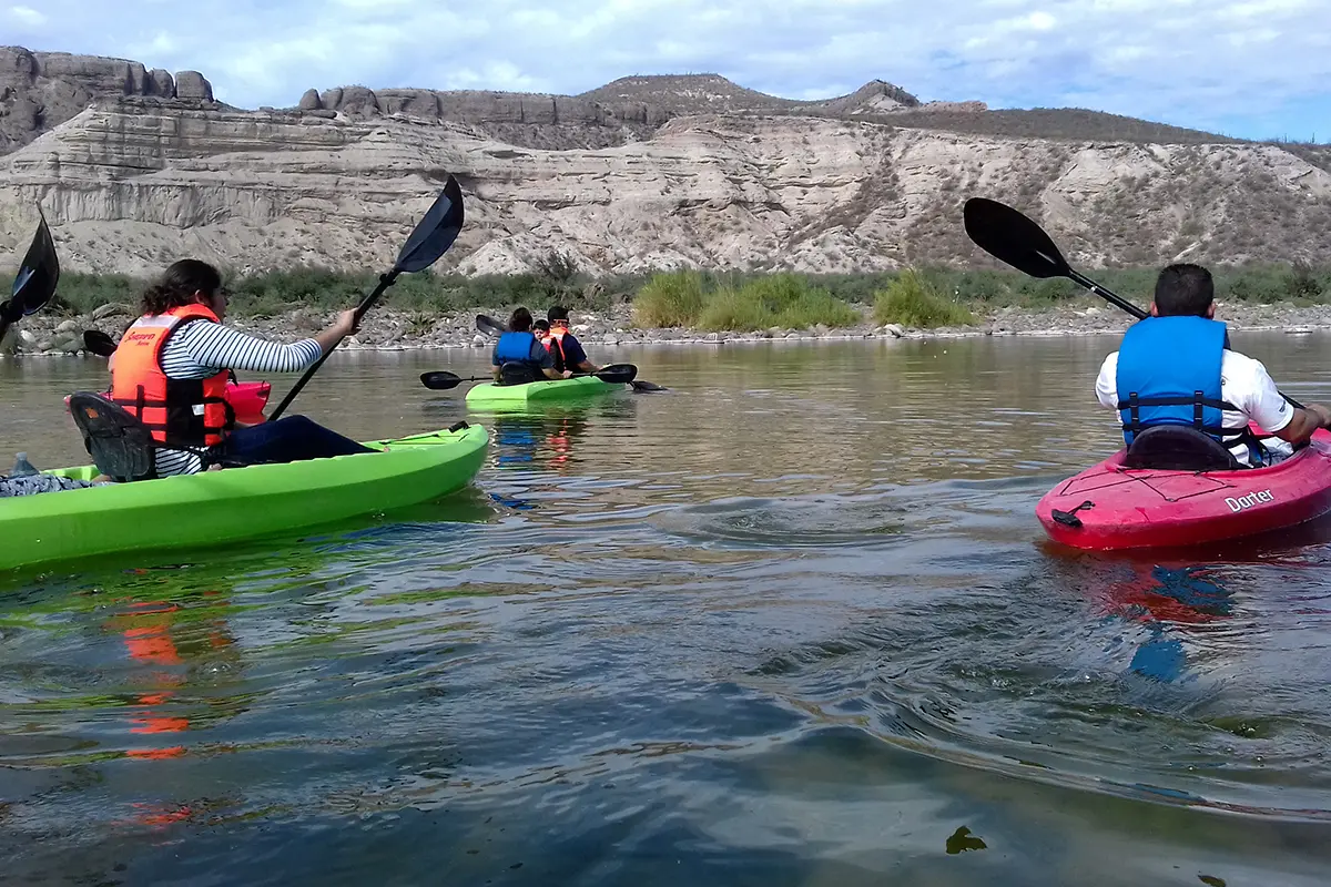 Kayak en La Purísima. Foto: Modesto Peralta Delgado.