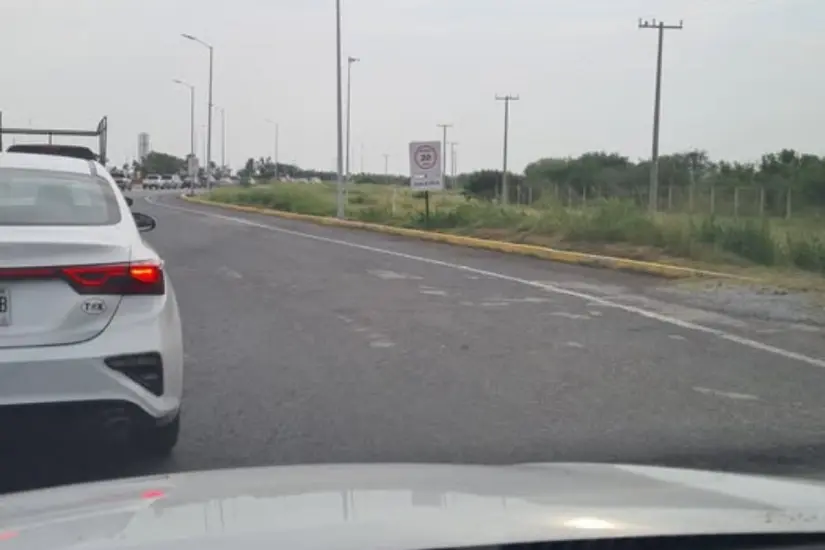 Fila en el puente Donna | Foto: FB