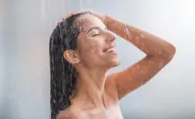 ¿Qué es mejor bañarse por la mañana o por la noche? Esto dicen los expertos