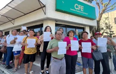 Vecinos de comunidades protestan por apagones en Yucatán