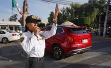 ¿Sabías que solo mujeres de tránsito pueden multarte en Edomex?