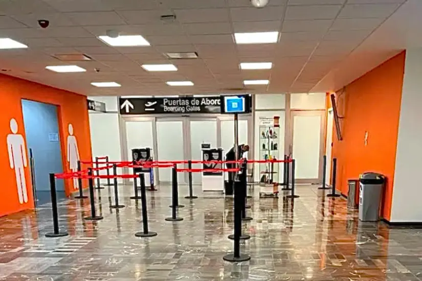 Interior del Aeropuerto de Tampico. Foto: Axel Hassel