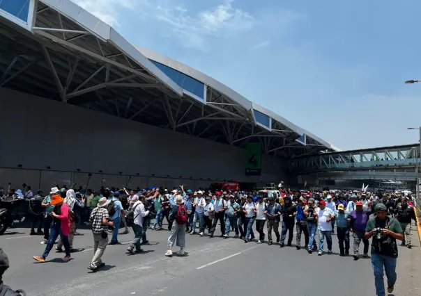 Así avanzan maestros de la CNTE y paralizan el AICM
