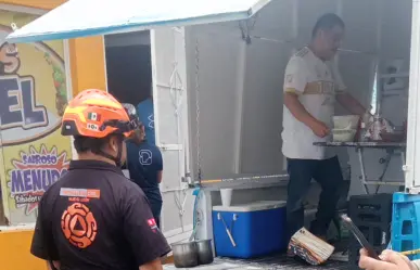 Explota tanque de gas en puesto de tacos y deja tres lesionados en San Pedro
