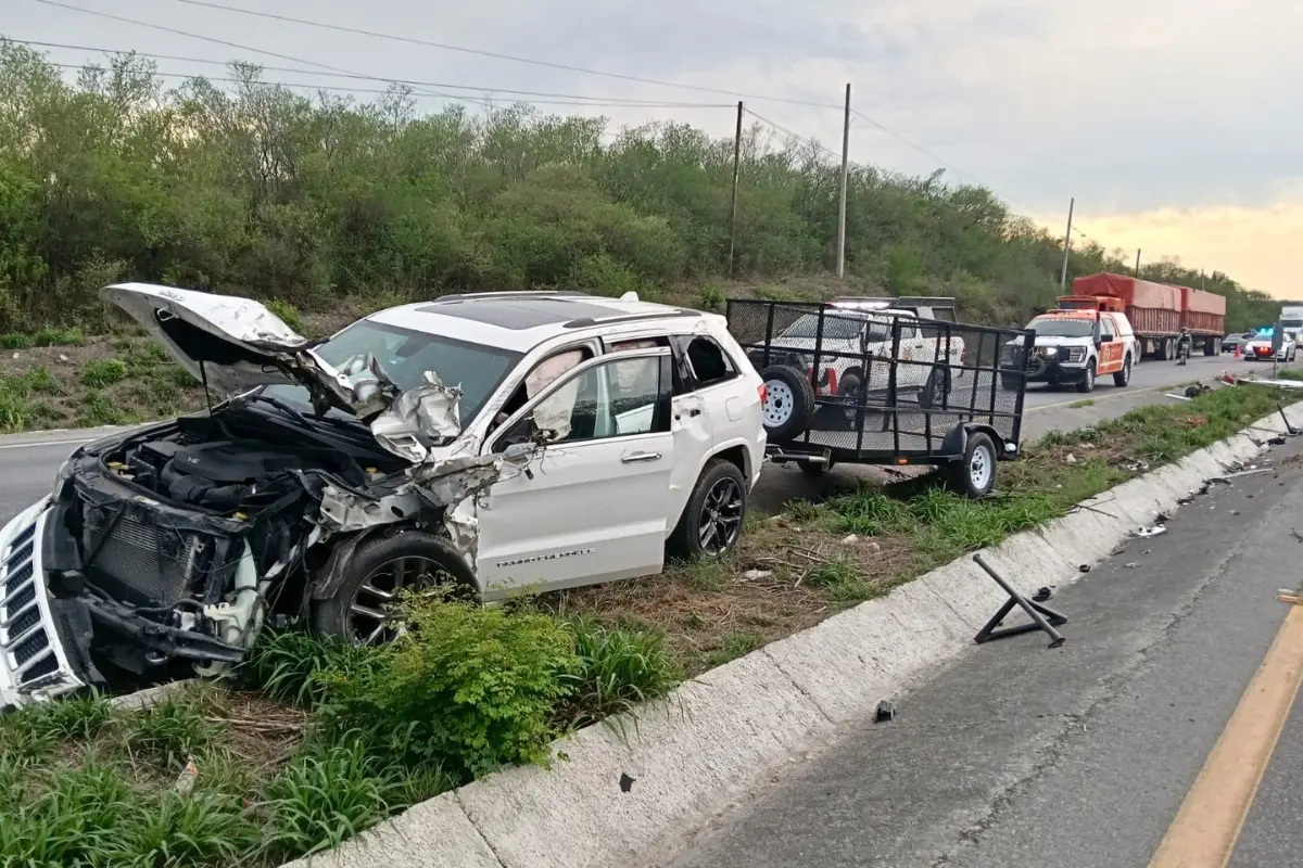 Vehículo siniestrado en el municipio de Montemorelos. Foto: Protección Civil Nuevo León