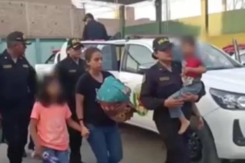 Johana Garza fue rescatada junto a sus dos hijas. Foto: Ramón Sánchez