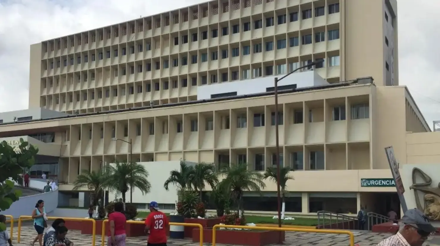 Paciente del IMSS Cuauhtémoc se lanza por ventana del hospital. Foto: Cortesía