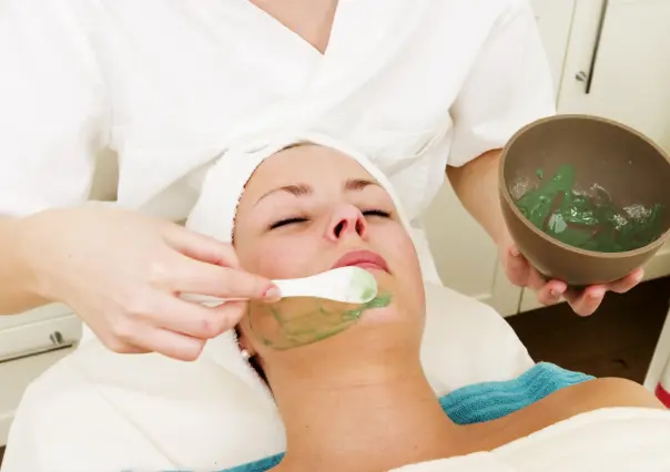 Rejuvenece tu piel facial, disminuye arrugas y manchas con una misma mascarilla hecha en casa