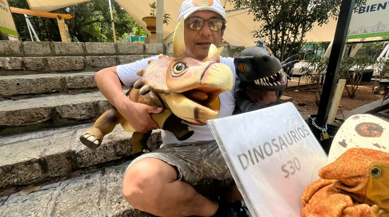 ¿Cómo surgió la idea de realizar las marionetas de dinosaurios y llevarlas al Centenario?. Foto: Daniel Rodríguez