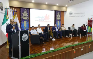 Andrés Mijes participa en foro sobre Mariano Escobedo