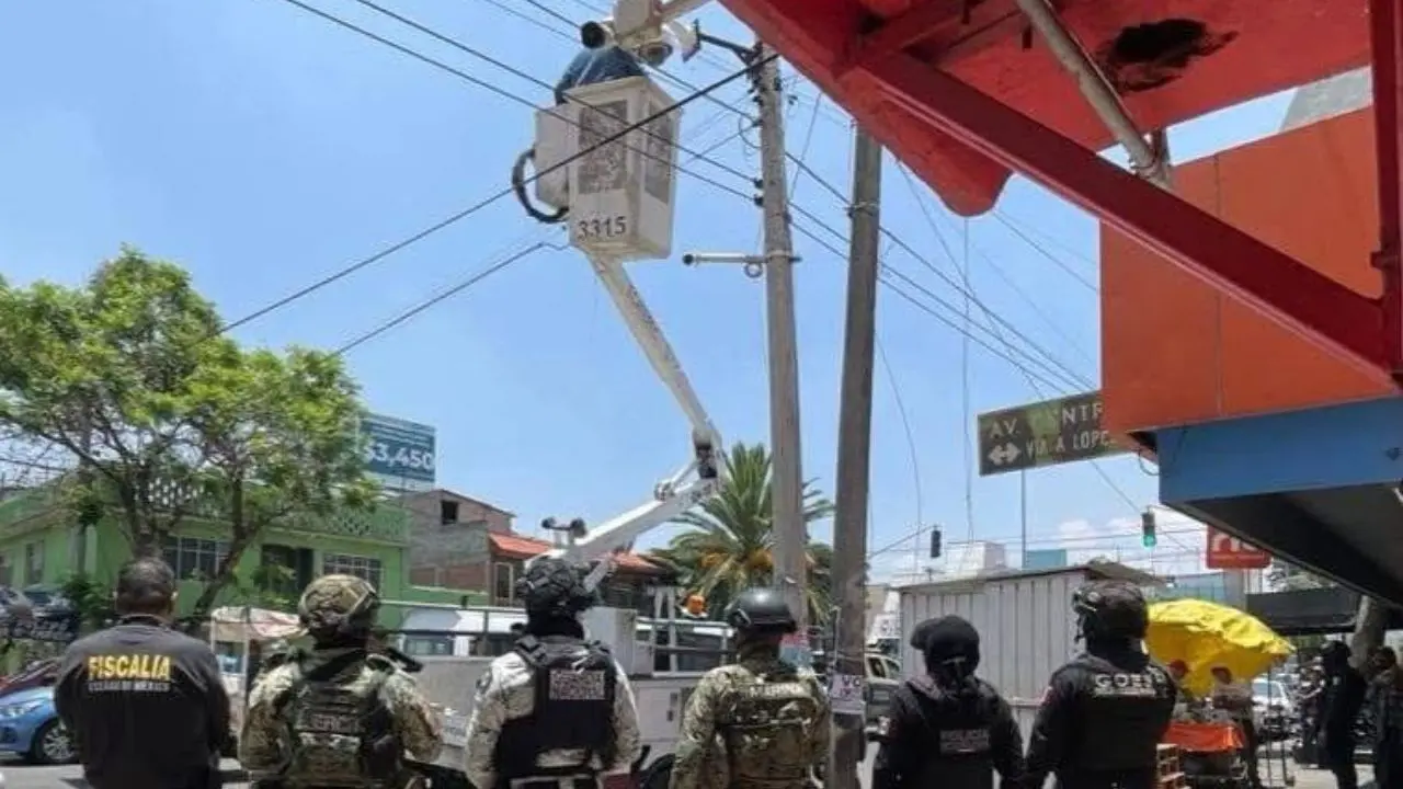 Retiran cámaras de vigilancia ilegal en tres colonias de Ecatepec ¿Quién las puso? Foto: Enterate RADIO