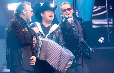 Alfredo Olivas de los famosos que más usan la cuera tamaulipeca en sus presentaciones