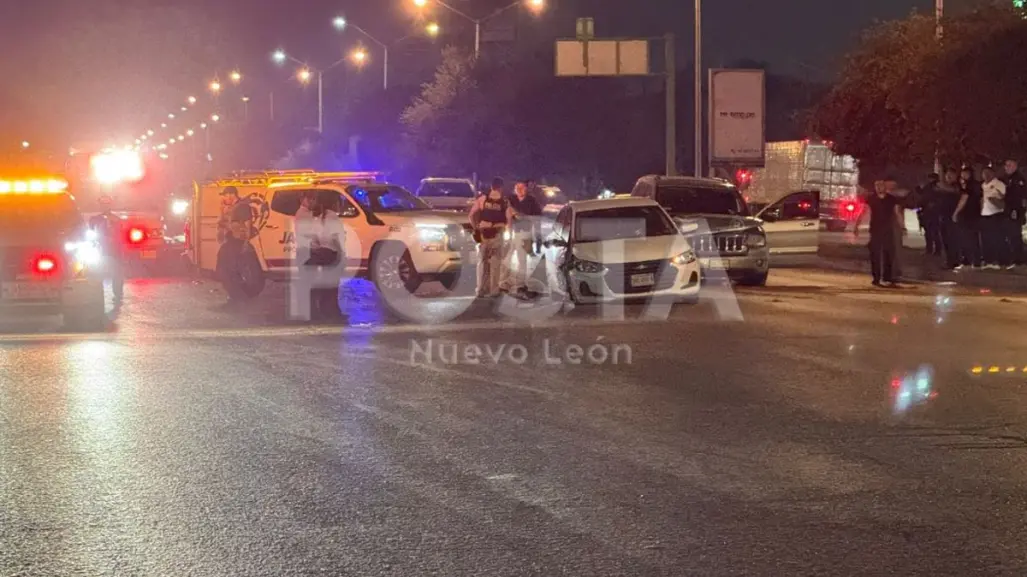 Conductor trata de evadir filtro antialcohol en Santa Catarina y mata a oficial de tránsito tras atropellarla