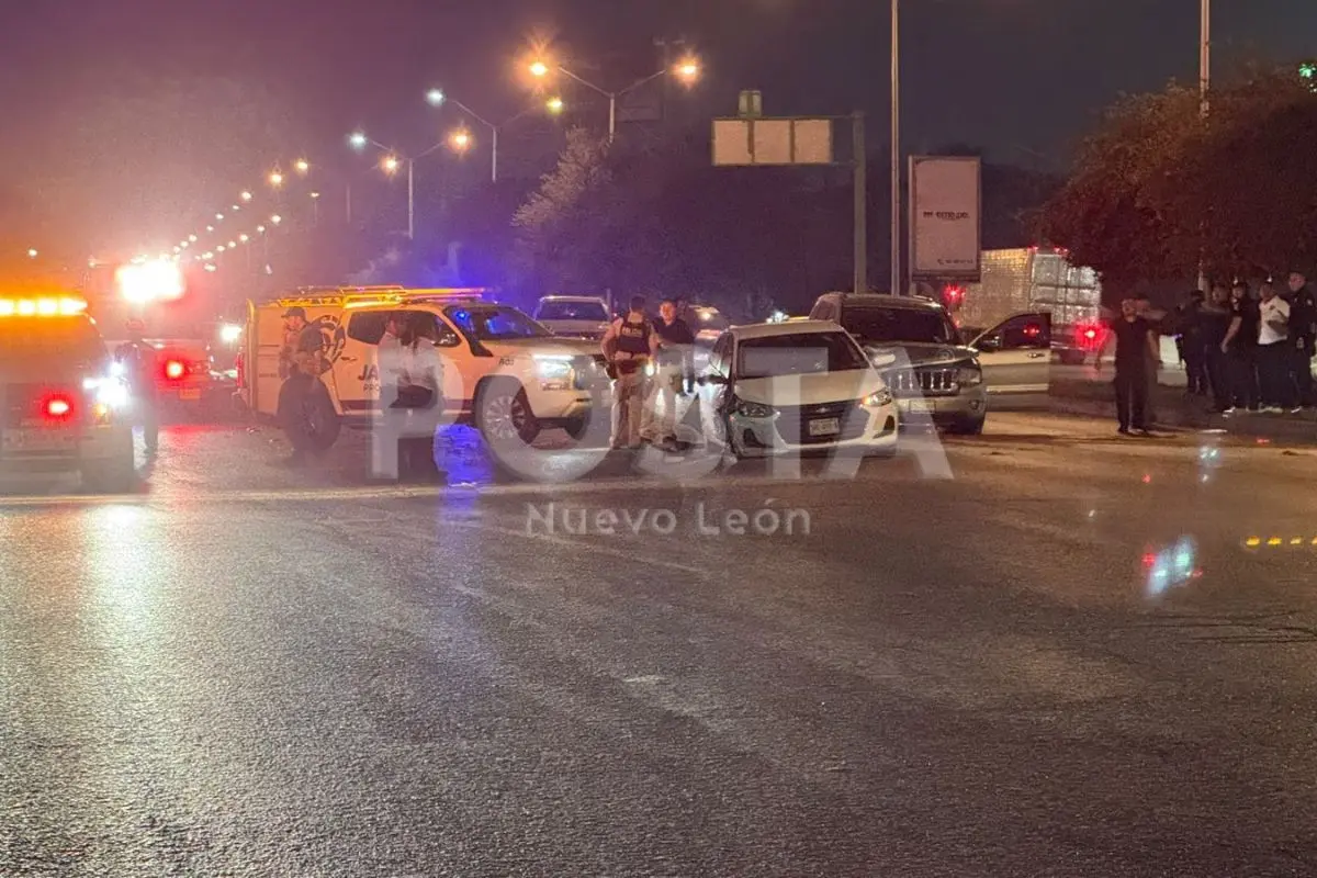 Una oficial de Tránsito del municipio de Santa Catarina perdió la vida la madrugada de este sábado, luego de ser arrollada por un conductor que intentó evadir un filtro antialcohol. Foto: Brenda Reza