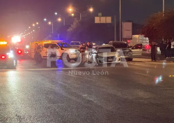 Conductor trata de evadir filtro antialcohol en Santa Catarina y mata a oficial de tránsito tras atropellarla