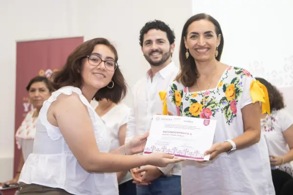 Jóvenes yucatecas concluyen con éxito curso sobre programación