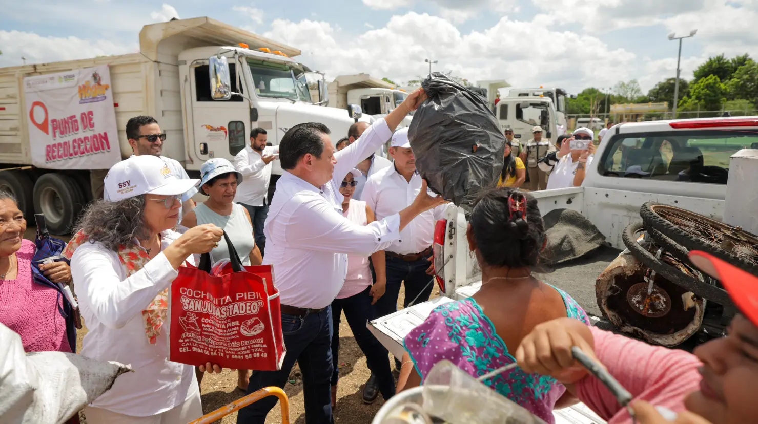 El gobernador Joaquin Díaz Mena participó este sábado en el evento de arranque del programa “Mi hogar sin criadero de Moscos” ante la temporada actual de lluvias.- Fuente Gobierno del Estado