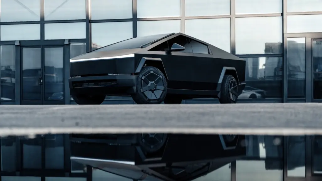 Jalisco estrena patrullas Tesla Cybertruck y unidades Black Mamba rumbo al Mundial 2026