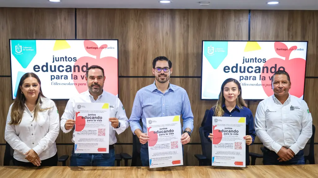 David de la Peña abre registro para entrega de útiles en Santiago