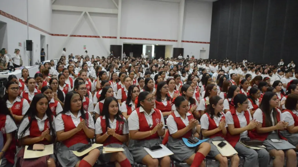Entregan tarjetas bancarias en Tamaulipas para cobrar la beca Jóvenes Escribiendo el Futuro