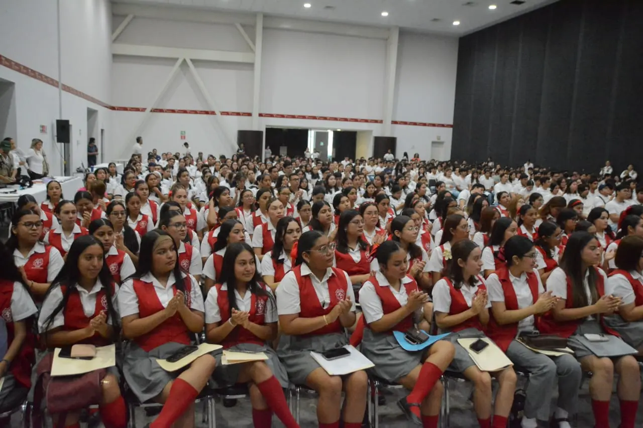 Entregan tarjetas bancarias en Tamaulipas para cobrar la beca Jóvenes Escribiendo el Futuro