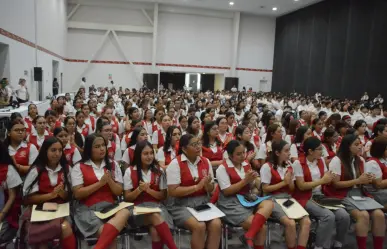 Entregan tarjetas bancarias en Tamaulipas para cobrar la beca Jóvenes Escribiendo el Futuro