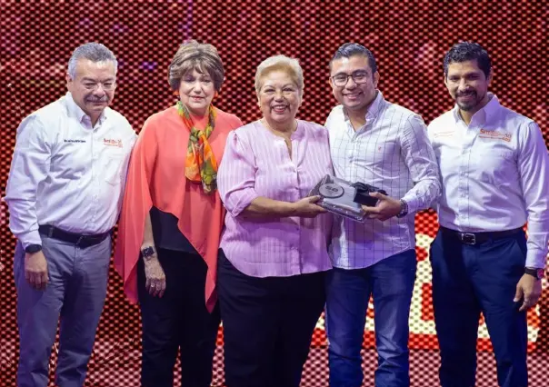 Félix Arratia reconoce labor docentes con "A la Orden pa´ los profes" de Juárez