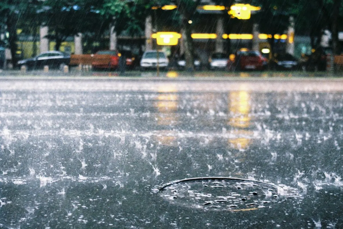 Imagen ilustrativa de lluvia en CDMX.      Foto: Canva