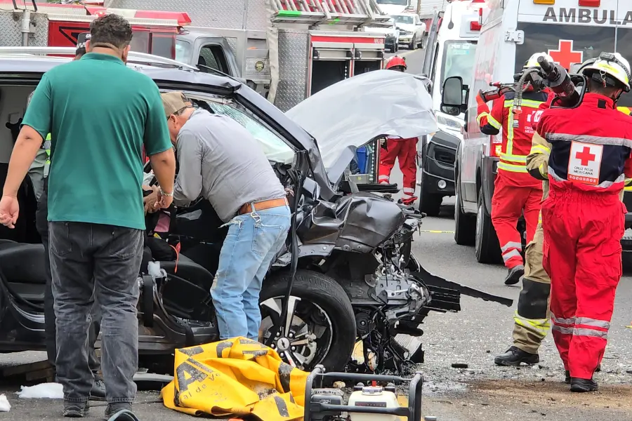 Supercarretera Durango - Mazatlán: 8 lesionados al chocar de frente en Libramiento Norte