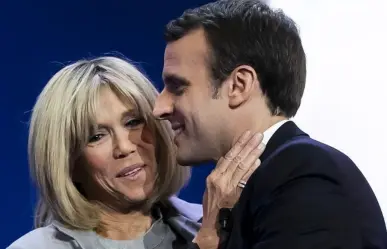 VIDEO | Sorprende bofetada a Emmanuel Macron en avión por su esposa