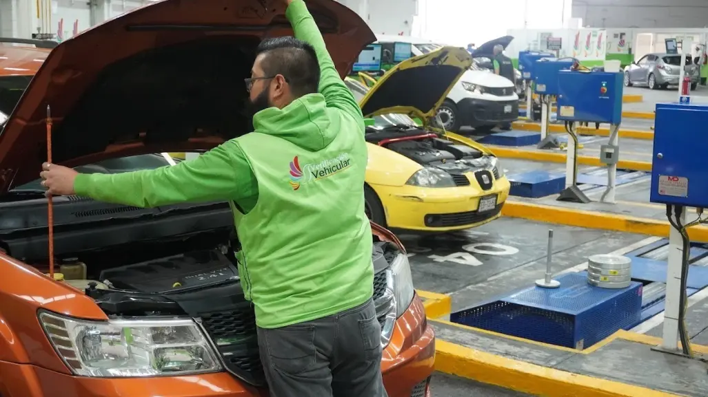 Últimos días para verificación vehicular en Edomex: engomado verde vence este día de mayo