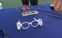 Estudiantes de la UABCS desarrollan gafas inteligentes para personas con discapacidad visual