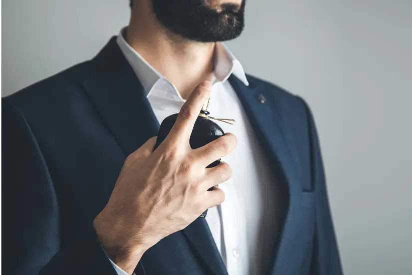 La elección de un perfume impacta cómo un abogado es percibido en su entorno laboral y social. Foto: Canva