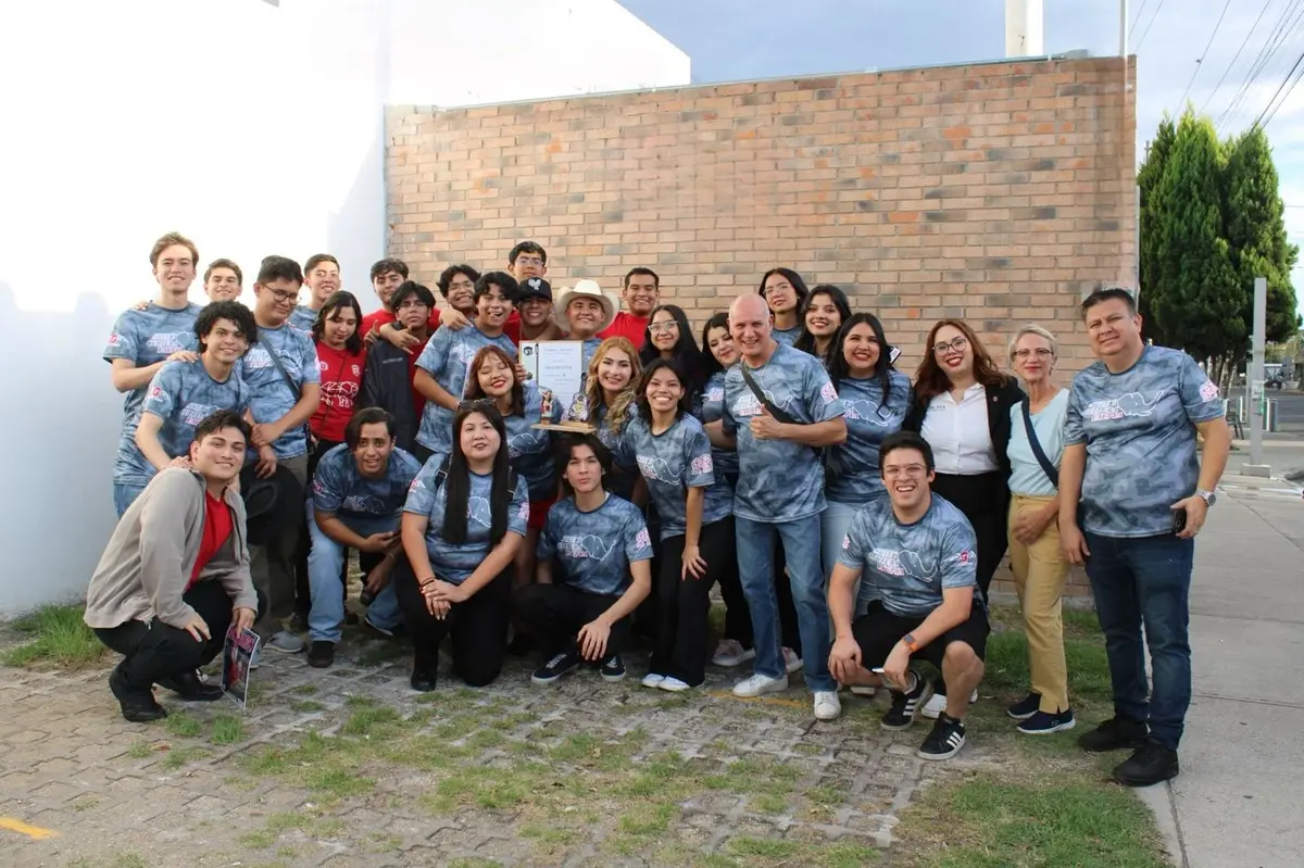 La Facultad de Contaduría Pública y Administración (FACPYA) de la Universidad Autónoma de Nuevo León (UANL) ha celebrado con orgullo el reciente triunfo de su grupo de Rondalla en el “Concurso Puebla de Antaño 2025. Foto: Facultad de Contaduría Pública y Administración UANL