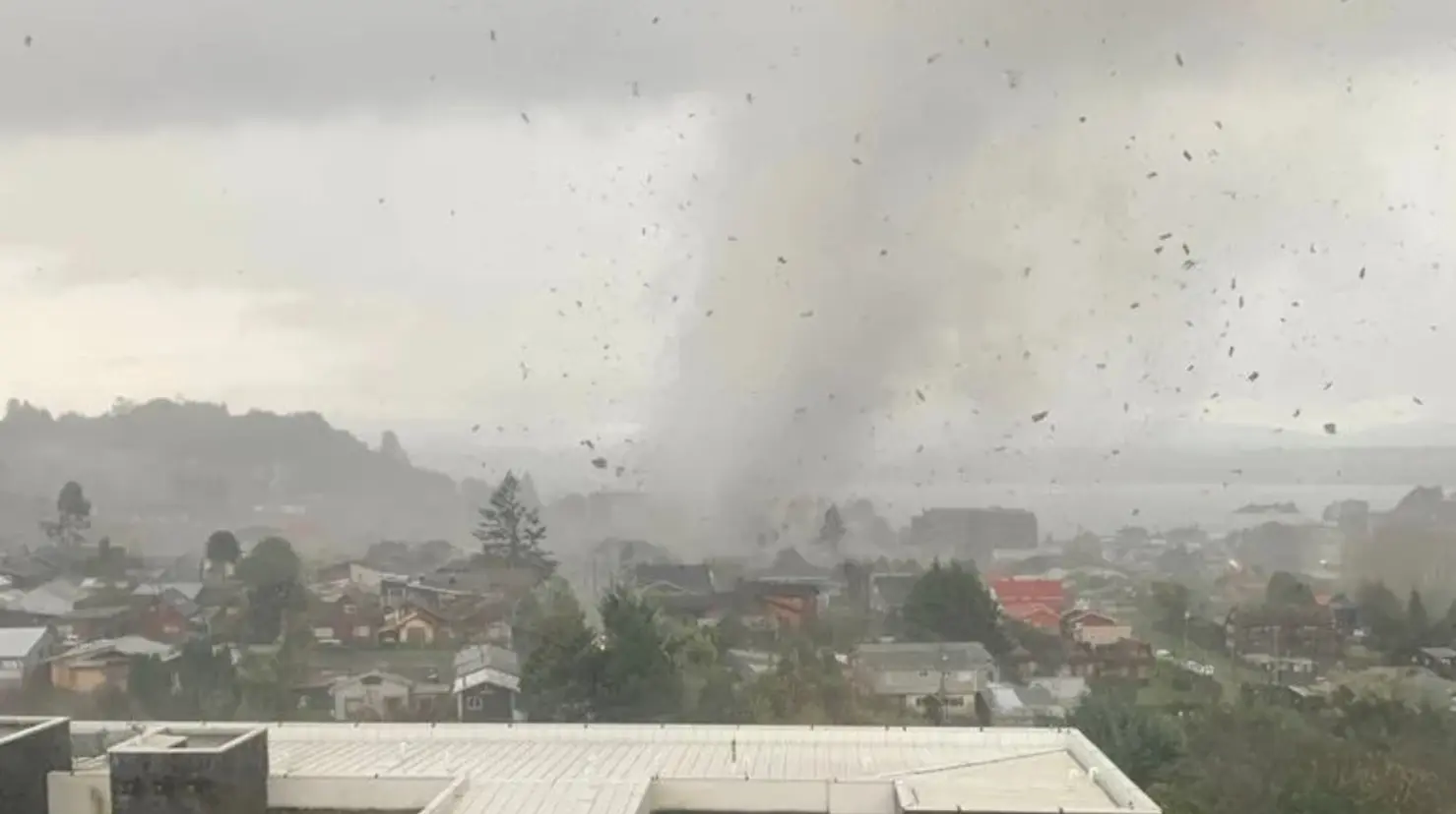 Tornado en Puerto Varas deja decenas de damnificados y graves daños. Foto: Redes Sociales