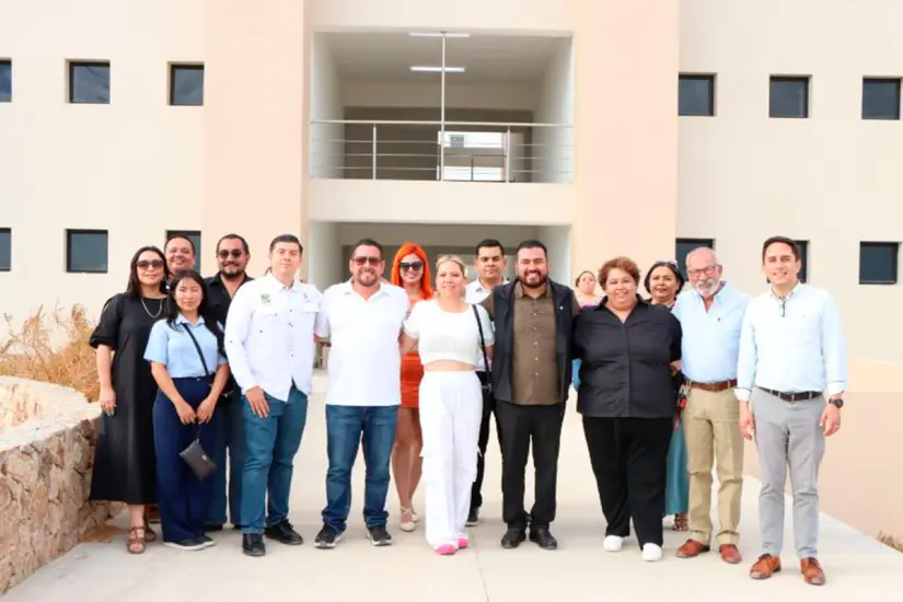 Regidores del Ayuntamiento de Los Cabos en la subsede Los Portales. Foto: UABCS.