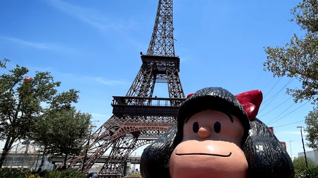 Así se ve la escultura de Mafalda ÚNICA en México e instalada en una plaza de Durango
