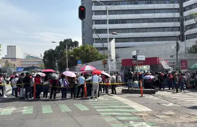 CNTE bloquea instituciones bancarias y oficinas del ISSSTE en CDMX