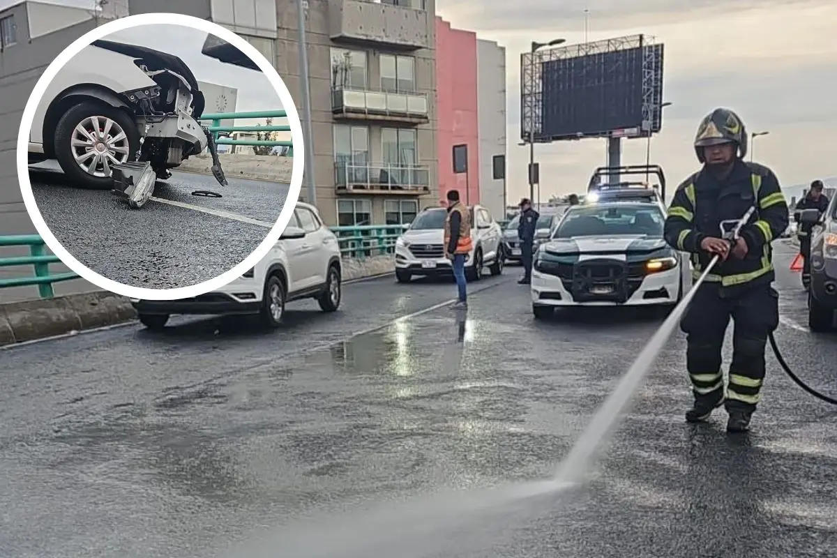 Elementos del Cuerpo de Bomberos de la Ciudad de México limpiando el derrame de aceite en el segundo piso del Periférico, choque de auto Foto: Ramón Ramírez | Canva