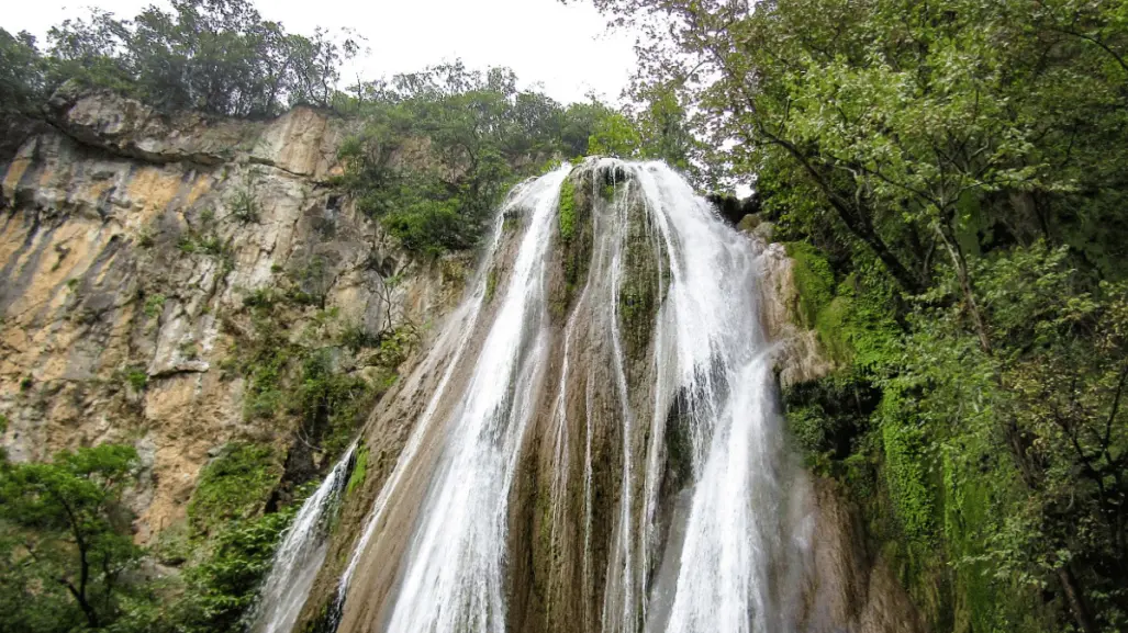 El municipio de Nuevo León que tiene una increíble cascada de 25 metros