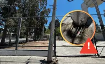 Poste al borde del colapso afuera de una secundaria de Durango