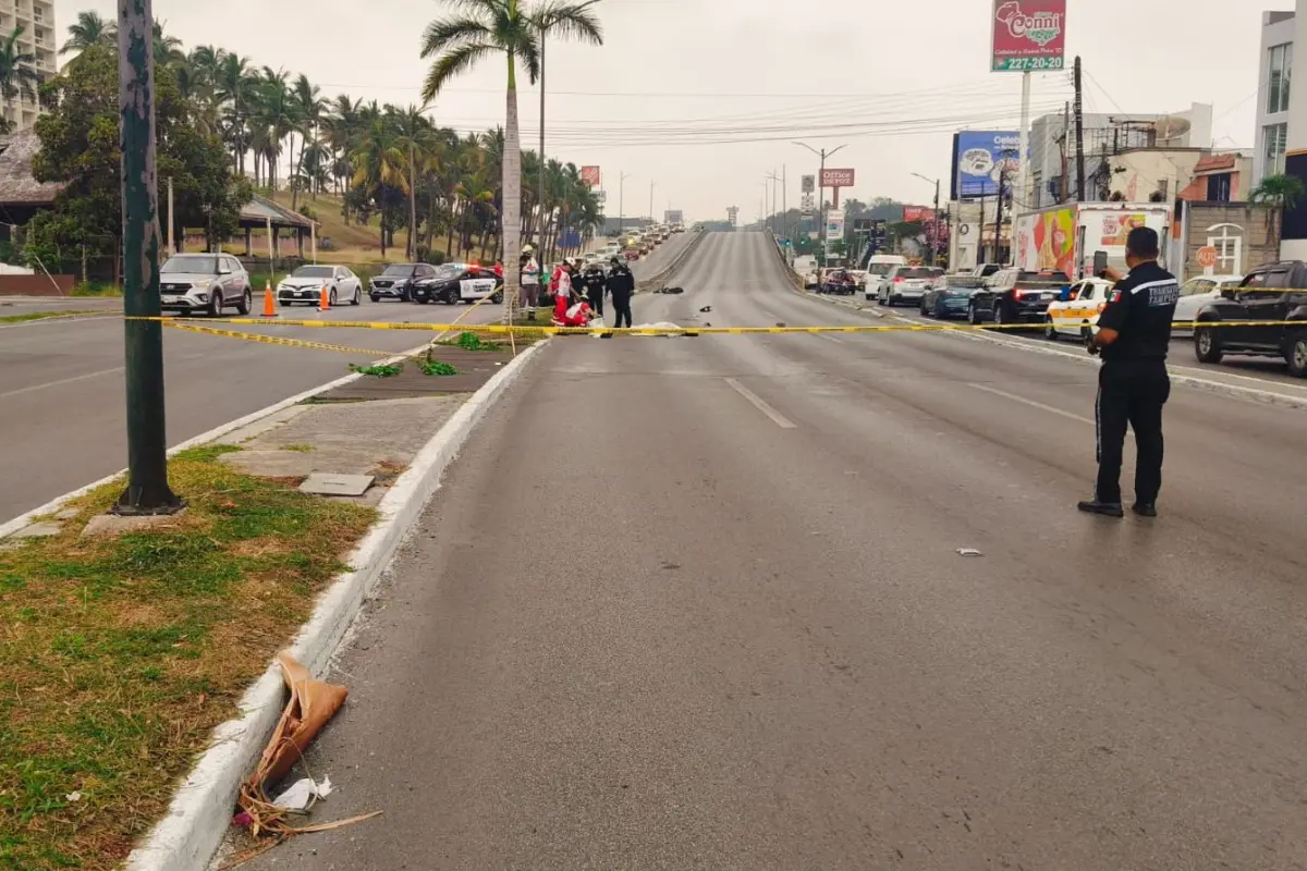 El accidente ocurrió alrededor de las 6:00 de la mañana sobre la prolongación de la Avenida Hidalgo, una de las vialidades más transitadas del municipio. Foto: SSP