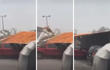 VIDEO I Viento arranca techo de centro comercial en Sabinas Hidalgo