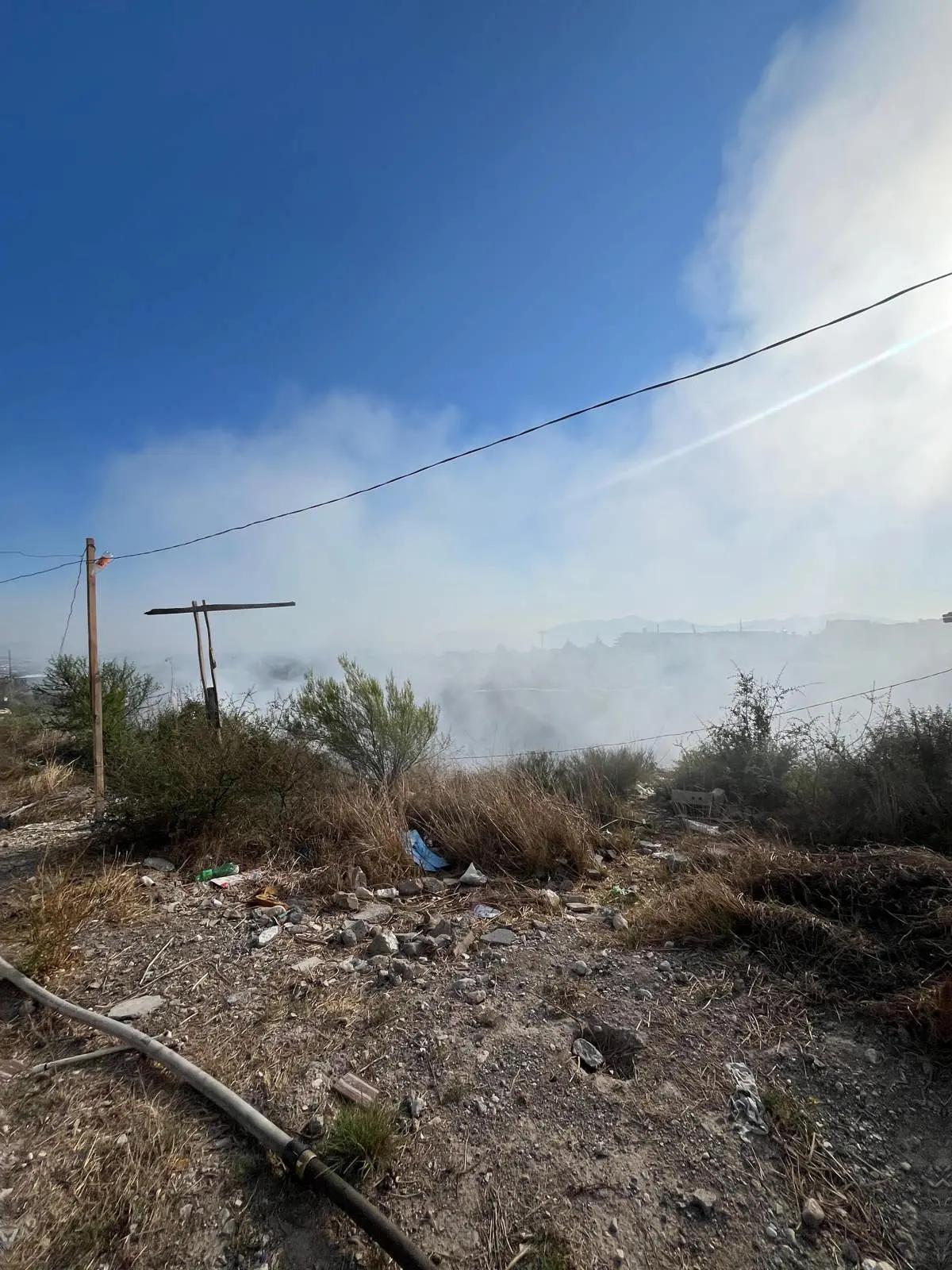 Bomberos sofocan incendio en Lomas de Zapalinamé / Foto: Marco Juárez 