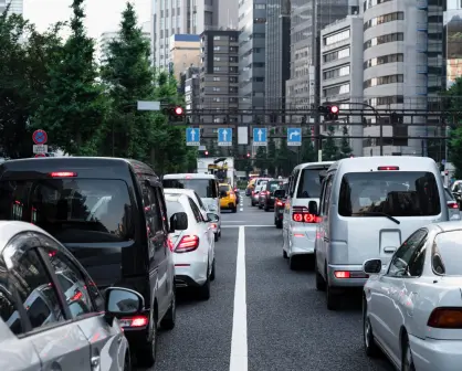 ¿Multa por rebasar por la derecha en CDMX? Esto puedes pagar por no respetar el reglamento de tránsito