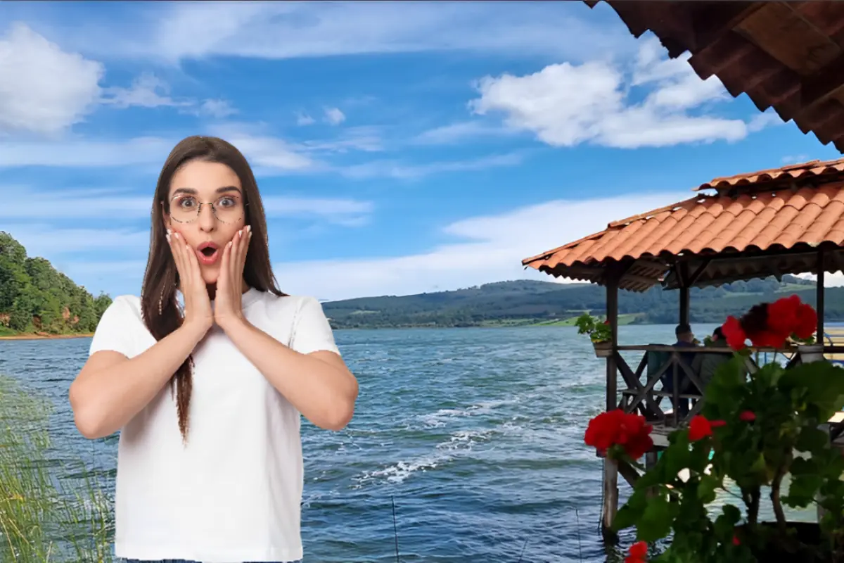Mujer sorprendida frente al lago del pueblo mágico de Zirahuén en Michoacán. Foto: Freepik | Google Maps (Pilar Villicaña) | Canva