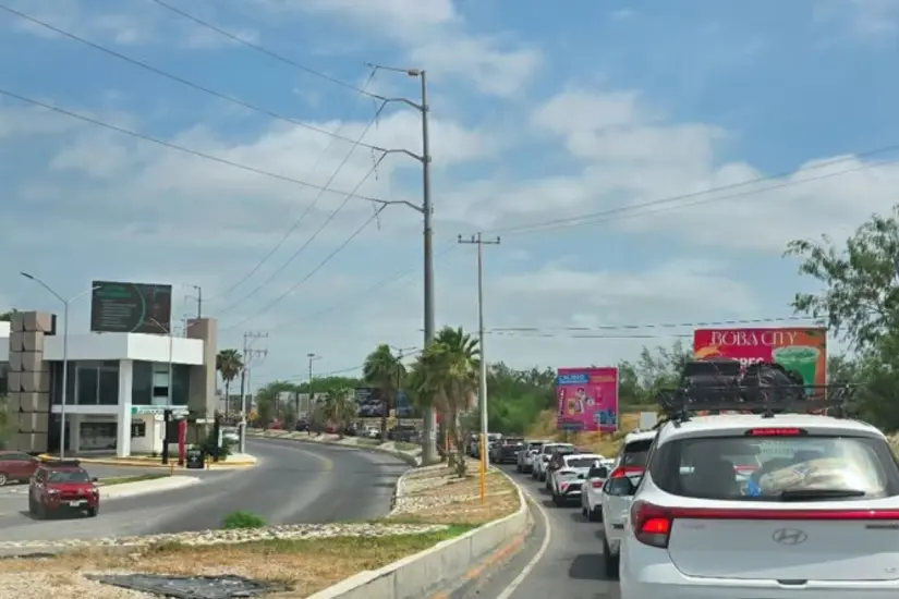 Tráfico para cruzar el puente Hidalgo | Foto: FB