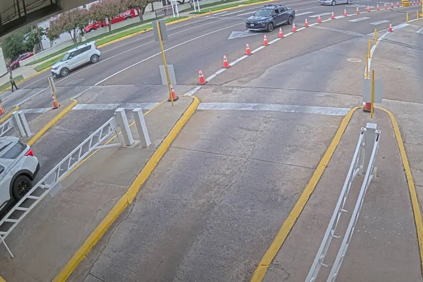 Mucho tráfico en el puente Juárez - Lincoln o puente Internacional II | Foto: cámaras