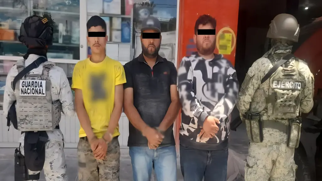 Ejército detiene en Durango a 3 hombres con granadas y armas largas