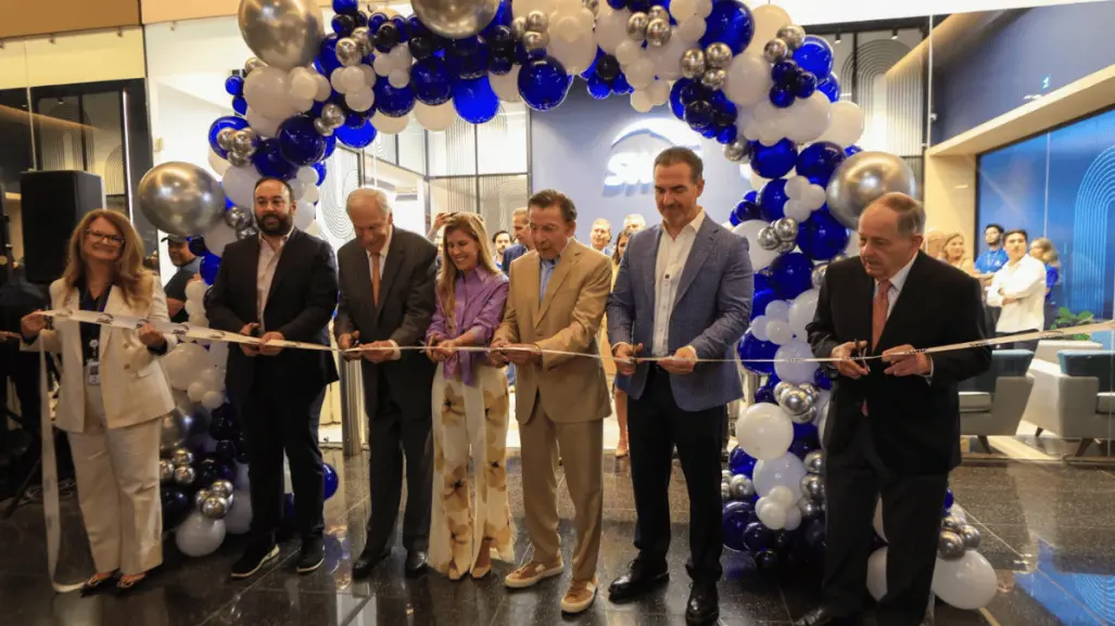 Inaugura Adrián de la Garza oficina de empresa financiera
